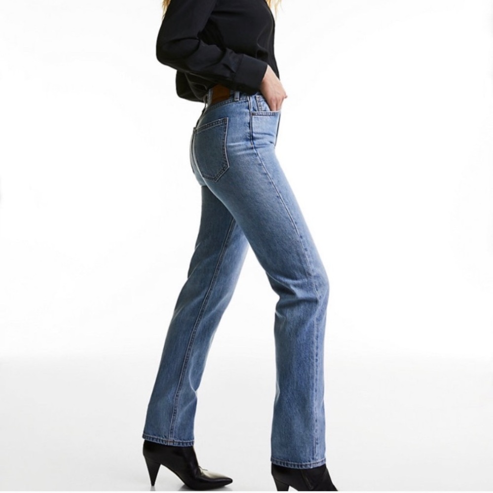 Aritzia Straight Legged Jeans